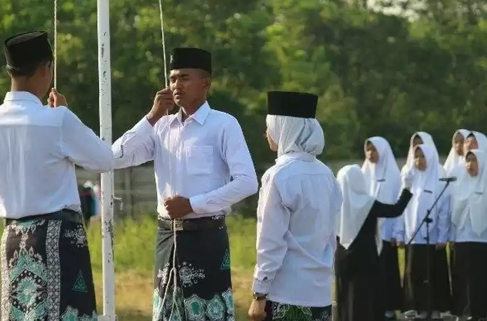 Teks Ikrar Santri pada Upacara Hari Santri 2024